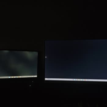 Lenovo ThinkPad E16 Gen1 Ekranında İlk Günden Beri Beyaz Lekeler Sorunu