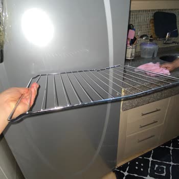 Mini Fırında Aniden Kırılan Tel Ciddi Güvenlik Riski Oluşturdu