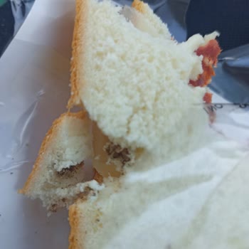 Shell Sarayönü'nde Tostun Ekmeğinde Yabancı Maddeyle Karşılaştım, Muhatap Bulamıyorum