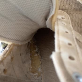 FLO'dan Aldığım Ayakkabının İç Astarı Yırtıldı, Değişim Talebim Reddedildi