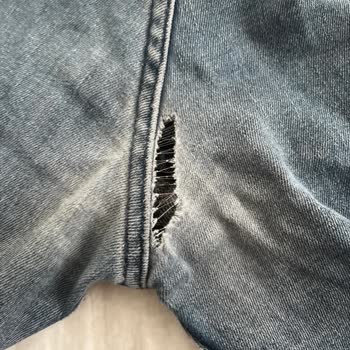 Kısa Sürede Yırtılan Jeanler İçin Fiş Olmadan Değişim Sorunu
