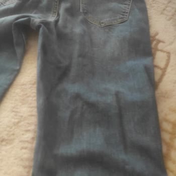 Bershka Pantolon İlk Kullanımda İnceldi, Mağaza Çözüm Sunmuyor