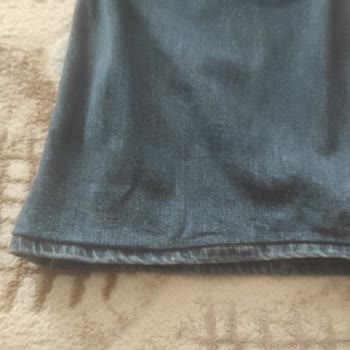 Bershka Pantolon İlk Kullanımda İnceldi, Mağaza Çözüm Sunmuyor