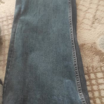 Bershka Pantolon İlk Kullanımda İnceldi, Mağaza Çözüm Sunmuyor