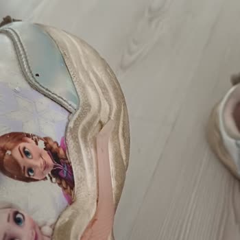 Çocuk Ayakkabısında Kısa Sürede Yırtılma Ve Mağazadan Çözüm Alamama