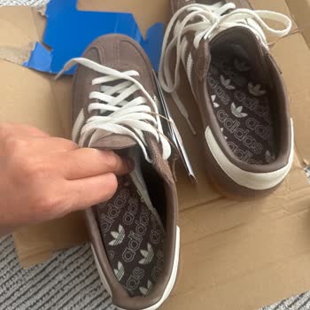 6 Bin TLye Aldığım Ayakkabı Kutusu Yırtık Ve Faturasız Geldi Muhatap Bulamıyorum