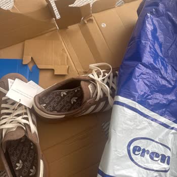 6 Bin TLye Aldığım Ayakkabı Kutusu Yırtık Ve Faturasız Geldi Muhatap Bulamıyorum