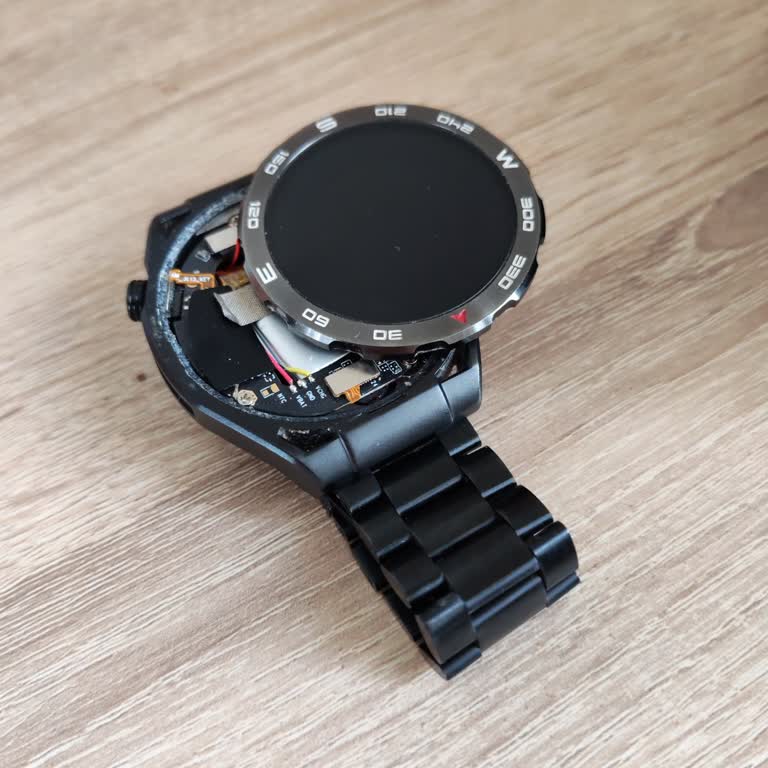 Garanti Kapsamındaki Akıllı Saatimin Başı Koptu Ücretsiz Değişim Yapılmıyor