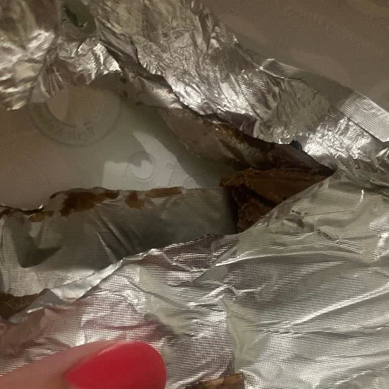 Çikolatanın İçinden Yabancı Madde Çıktı, Sağlığımız Tehlikede!