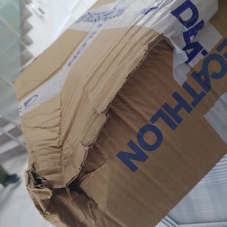 Kargo Paketim Hasarlı Ve Müşteri Hizmetleri Yetersiz Kaldı