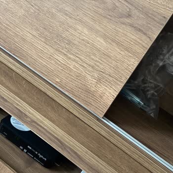 Kelebek Mobilya TV Ünitesi Üst Rafı Defalarca Sorunlu Teslim Edildi Çözüm Sunulmadı