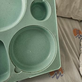 Mersin Üniversitesi Hastanesi Yemek Tepsilerinde Hijyen Sorunu Ve İlgisizlik