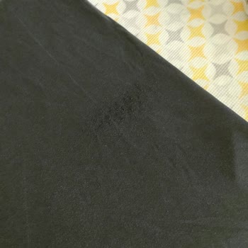 İlk Giyimde Hasar Gören Siyah T-shirt İçin Değişim Talebi