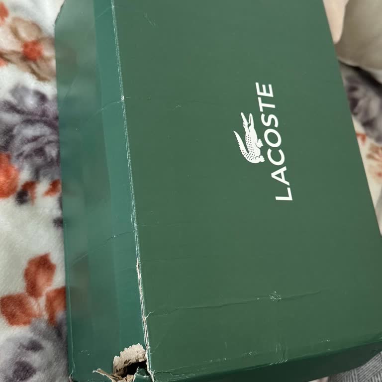 Hediye Ayakkabı Parçalanmış Kutuda Teslim Edildi, Hayal Kırıklığı Yaşadım