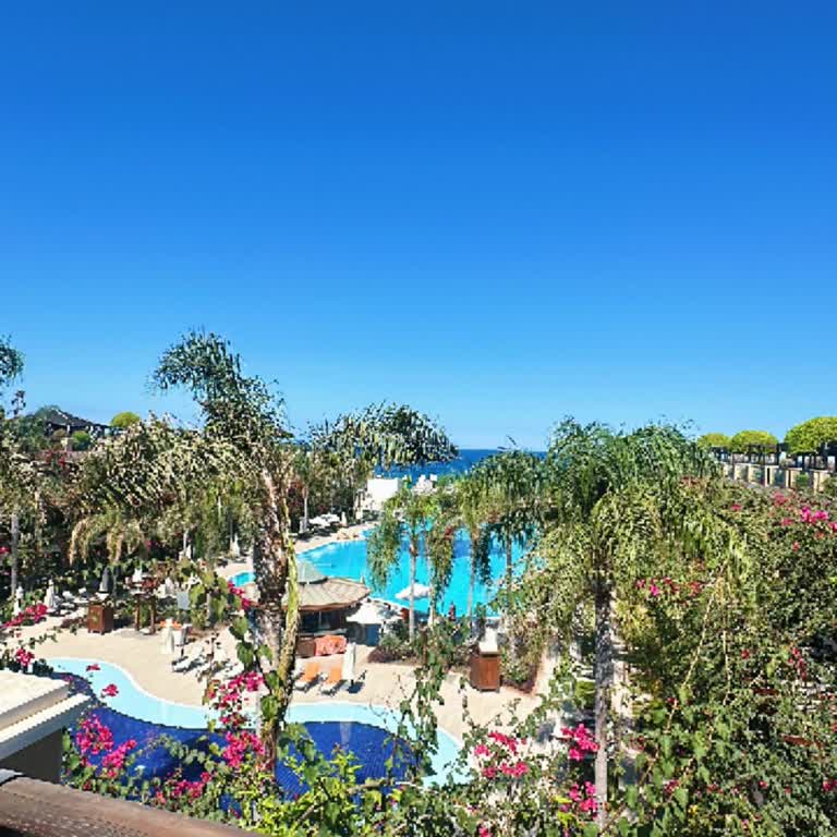 Cratos Premium Hotel Odasında Eski Eşyalar Ve Yetersiz Hizmet Beklentimi Karşılamadı!