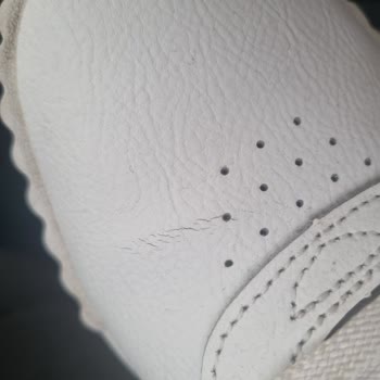 Kısa Sürede Çatlayan Ayakkabıya Ret Ve İlgisiz Müşteri Hizmetleri