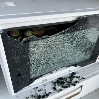 Garanti Kapsamındaki Mini Fırının Cam Kapağı Patladı, Mağduriyetim Giderilmiyor