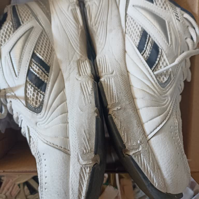 Reebok Ayakkabıda Kısa Sürede Soyulma Ve Olumsuz İnceleme Sonucu Mağduriyeti