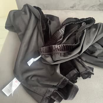 Penti Pijama Takımının Boyası Vücuda Ve Koltuğa Geçti, Hayal Kırıklığı Yaşadım