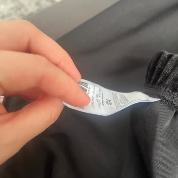 Penti Pijama Takımının Boyası Vücuda Ve Koltuğa Geçti, Hayal Kırıklığı Yaşadım