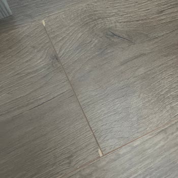 Montajda Kırık Çıkan Ve Kolayca Zarar Gören Laminat Parke Hayal Kırıklığı