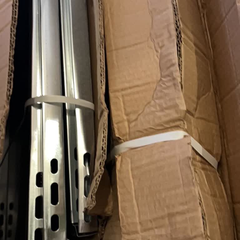 Eksik Ve Hasarlı Raf Teslimatı, Müşteri Hizmetlerinden Yanıtsız Kaldı