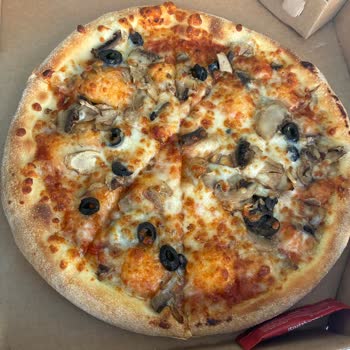 Sipariş Görselleriyle Uyuşmayan Eksik Malzemeli Pizzalar Teslim Ediliyor