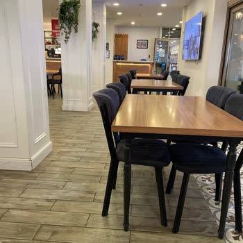 Restoranda Yemeğimde Tırnak Buldum Personel İlgisiz Kaldı