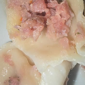 Pelmen Mantı İçindeki Kıyma Kısmı Pembe Kaldı ve Kötü Bir Koku Yayıldı