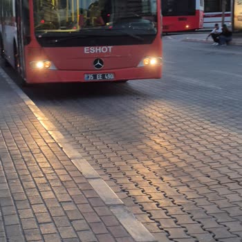 515 Numaralı Otobüs Hattında Yoğunluk Ve Yetersiz Sefer Sorunu