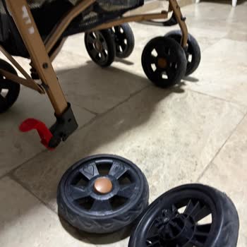 Bebek Arabasının Tekerlek Sorunu Ve İade Mağduriyeti Yaşıyorum