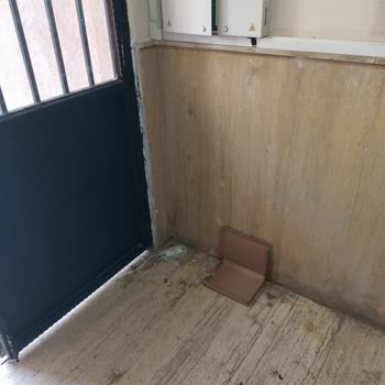 Superonline Ekiplerinin Apartmanımızda Bıraktığı Çöpler Ve Yetersiz Müşteri Hizmeti