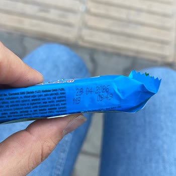 Aldığım Çikolatanın İçinden Kıl Çıktı Hijyen Konusunda Hayal Kırıklığı Yaşadım