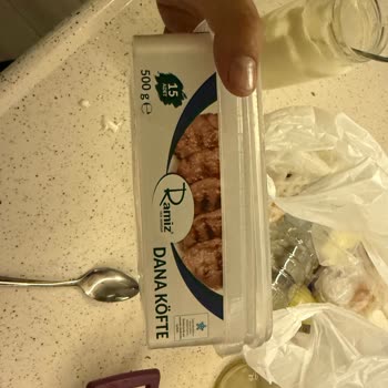 Köftede Kıkırdak Ve Kemik Parçaları: Güven Sarsıcı Deneyim