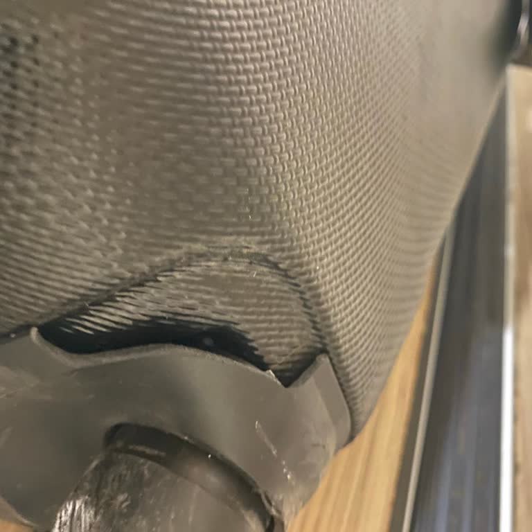 Ajet Hava Yolları'nda Valizlerim Zarar Gördü Ve Eşyalarım Kayboldu