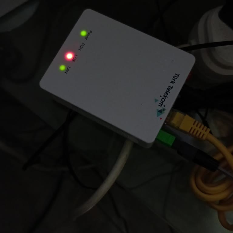 20 Gündür Çözülemeyen İnternet Kesintisi Ve Yetersiz Destek