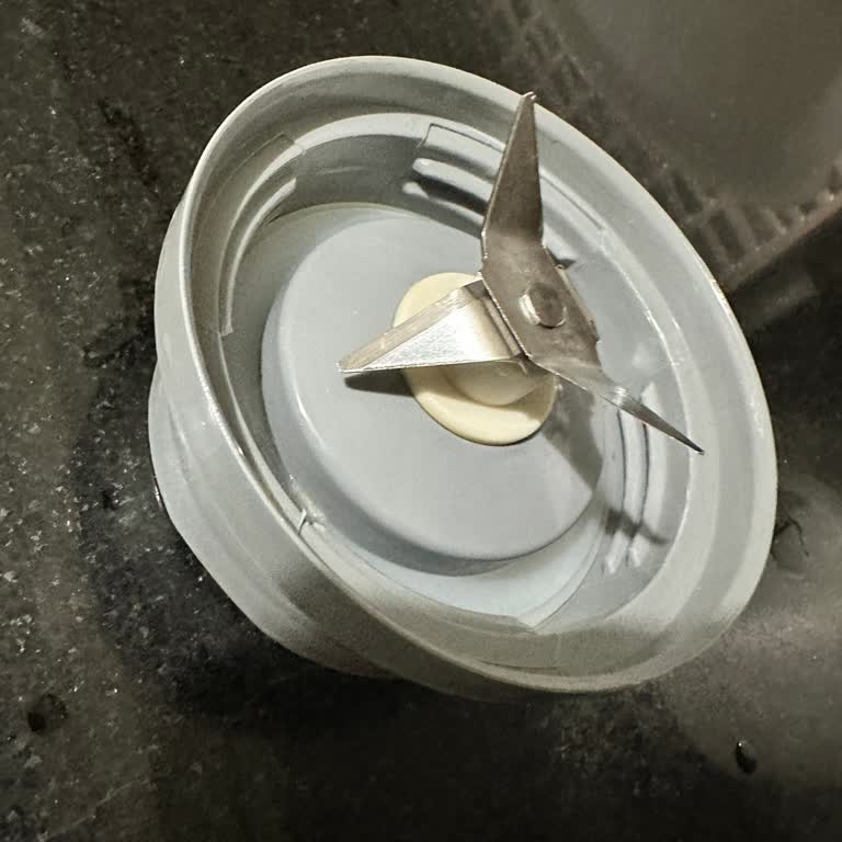 Blender Bıçak Kısmı Sıvı Sızdırıyor Motor Arızalandı