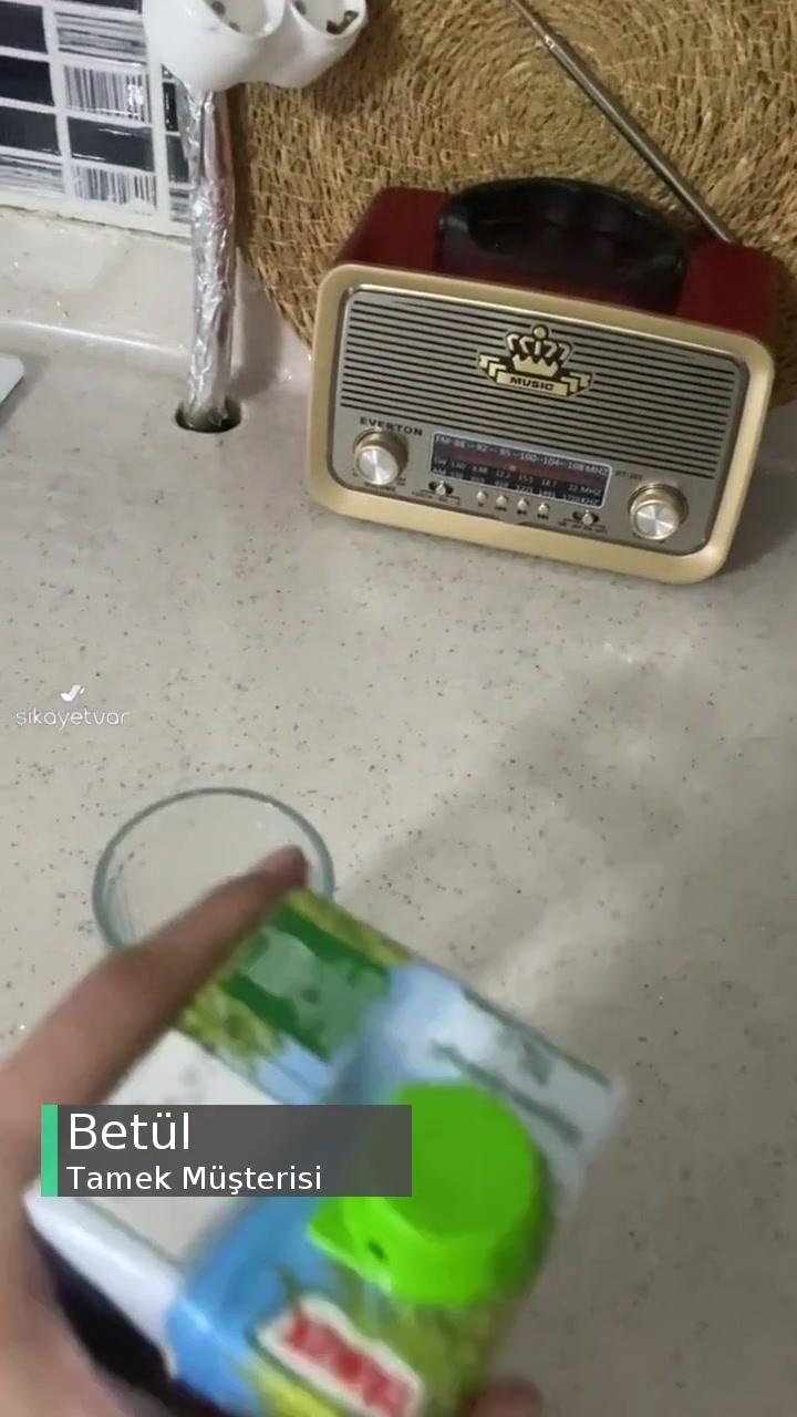 Tamek Bozuk, Küflenmiş Meyve Suyu videonun kapak resmi