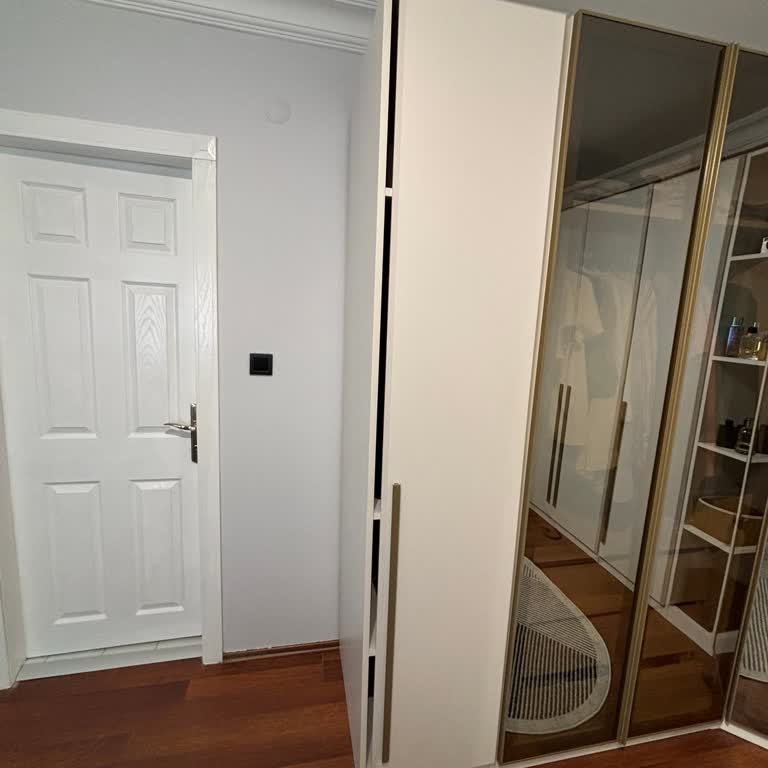 Gardırop Montajında Eksik Menteşe Nedeniyle Kullanım Sorunu Yaşıyorum