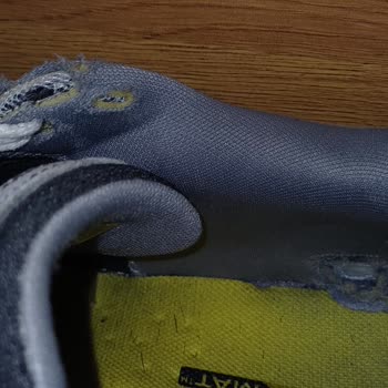 Kısa Sürede Yırtılan Ayakkabı İçin Garanti Desteği Alamadım