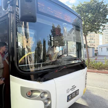Konya Büyükşehir Belediyesi Otobüs Şoföründen Kaba Davranış Ve Yolcuya Yüksek Sesle Azarlama