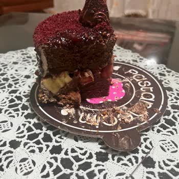 Bozuk Yaş Pasta Nedeniyle Sağlık Riski Ve Güven Kaybı Yaşadık