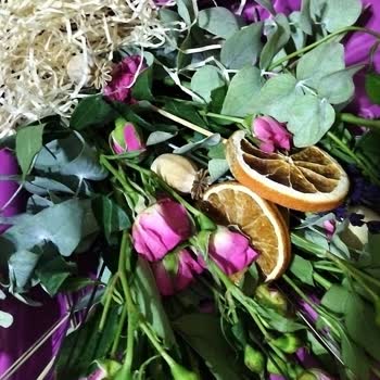 Görselden Farklı Ve Solmuş Çiçekler, Zamanında Teslimat Yapılmadı