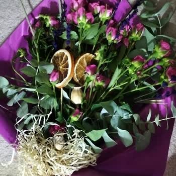 Görselden Farklı Ve Solmuş Çiçekler, Zamanında Teslimat Yapılmadı