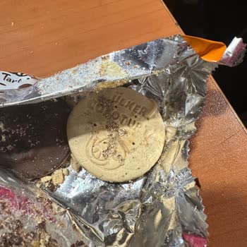 Çoko Turta İçinde Kurt Çıkması Nedeniyle Yaşanan Hijyen Sorunu