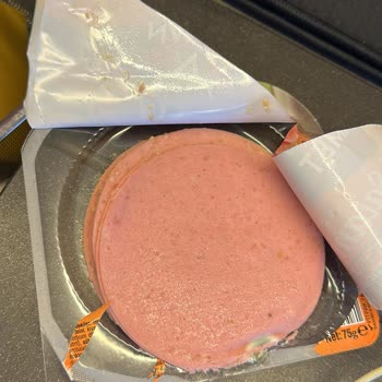 Son Kullanma Tarihi Geçmemiş Salam Küflü Çıktı!