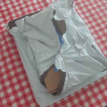 Aras Kargo İle Gelen Tüm Yurt Dışı Siparişlerim Sürekli Hasarlı Teslim Ediliyor