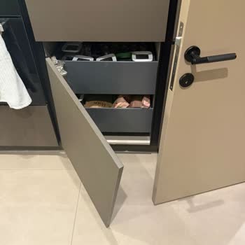 Aldığım Mutfak Dolabı Kapağı Küçük Kızımın Üstüne Düştü Çözüm Yok