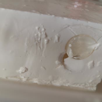 Aknaz Tava Peynirinde Jölemsi Kütle Ve Zor Açılan Ambalaj Şikayeti