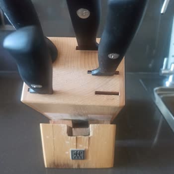 Zwilling Bıçak Seti Standı Kısa Sürede Çürüdü Ve Açıldı